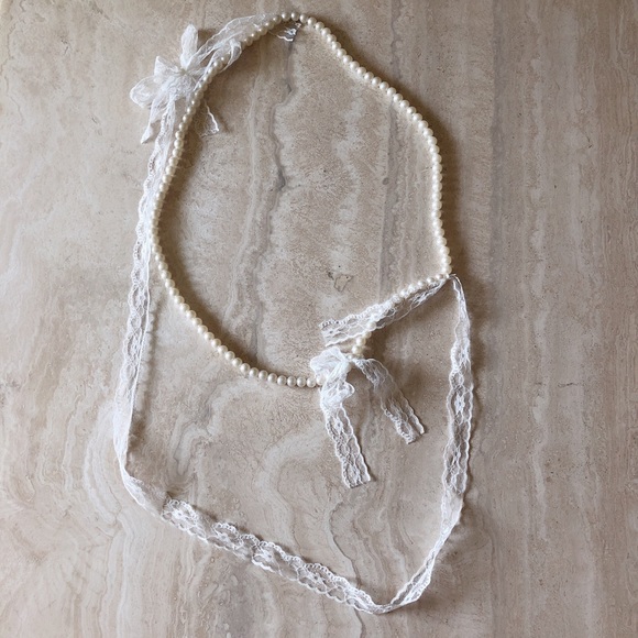 Pearl and Lace Necklace - Picture 1 of 1